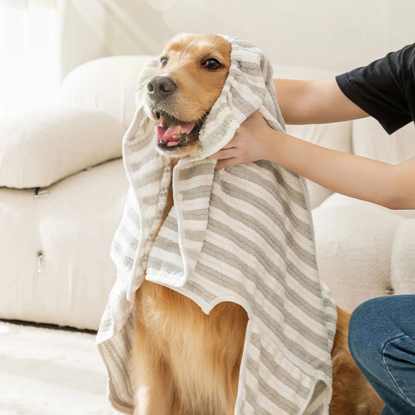 Ultra Absorbent Pet Bath Towel For Fast Drying And Grooming Use