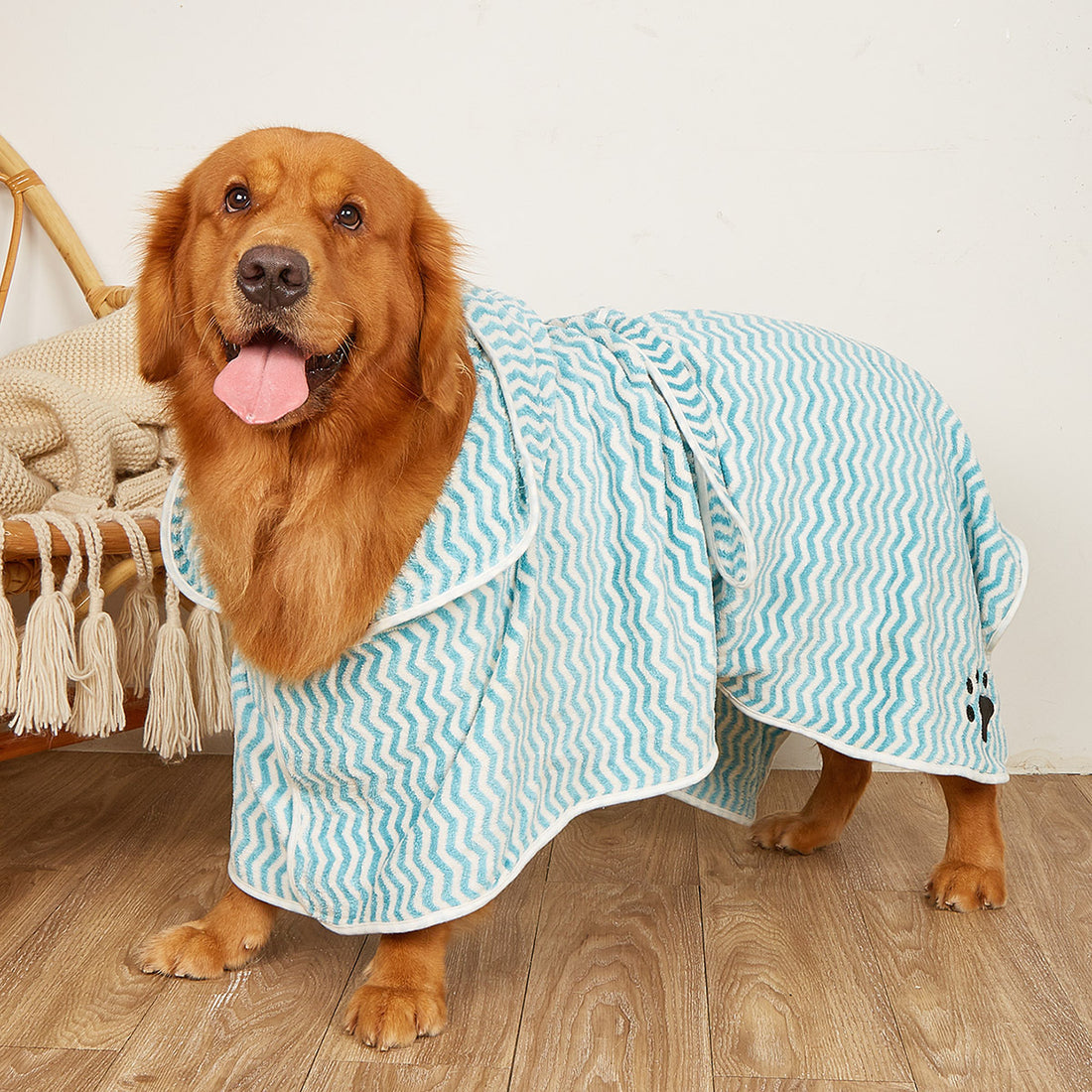 Microfiber Bathrobe Towel For Fast Drying And Comfortable Grooming Use